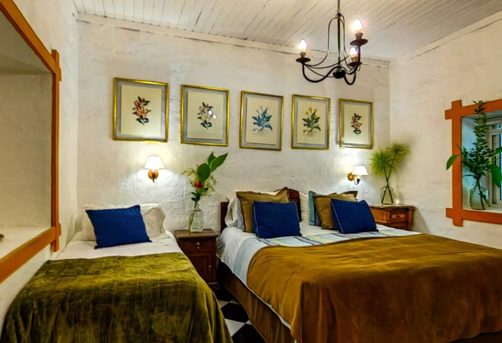 Habitación Familiar con Vistas al Jardín